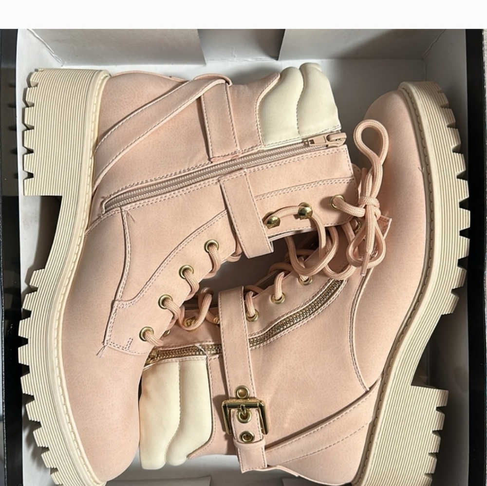 NEW GBG Los Angeles by Guess Women's Salma Combat Boots - Medium Pink 660 - 9.5